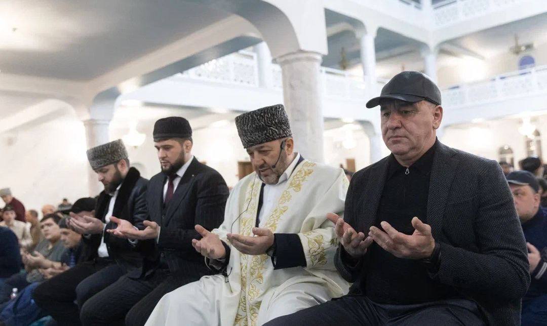 Рашид Темрезов: Сегодня принял участие в республиканском коллективном ифтаре, который состоялся в Соборной мечети в Черкесске Рашид Темрезов: Сегодня принял участие в республиканском коллективном ифтаре, который состоялся в Соборной мечети в Черкесске