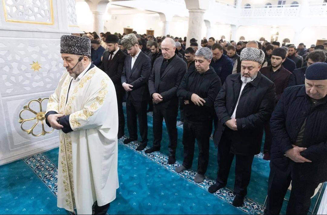 Рашид Темрезов: Сегодня принял участие в республиканском коллективном ифтаре, который состоялся в Соборной мечети в Черкесске Рашид Темрезов: Сегодня принял участие в республиканском коллективном ифтаре, который состоялся в Соборной мечети в Черкесске