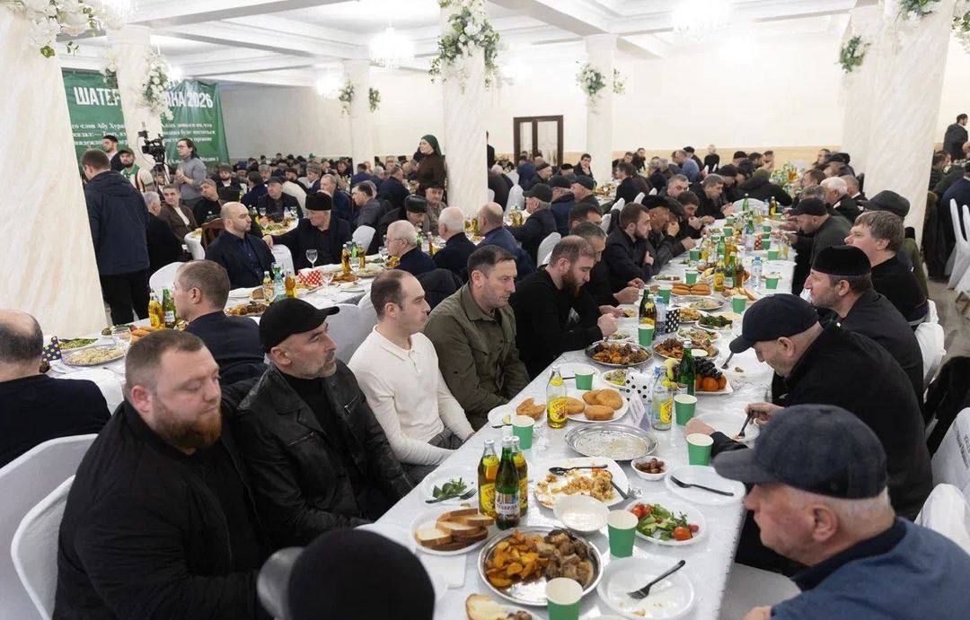 Рашид Темрезов: Сегодня принял участие в республиканском коллективном ифтаре, который состоялся в Соборной мечети в Черкесске Рашид Темрезов: Сегодня принял участие в республиканском коллективном ифтаре, который состоялся в Соборной мечети в Черкесске