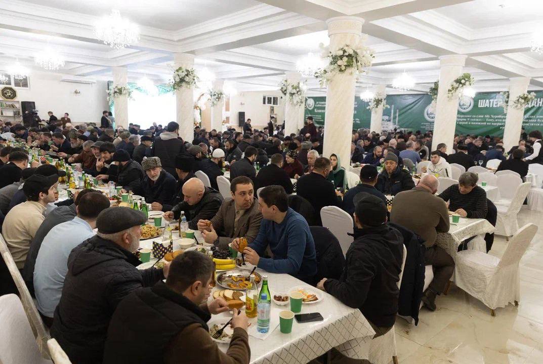 Рашид Темрезов: Сегодня принял участие в республиканском коллективном ифтаре, который состоялся в Соборной мечети в Черкесске Рашид Темрезов: Сегодня принял участие в республиканском коллективном ифтаре, который состоялся в Соборной мечети в Черкесске