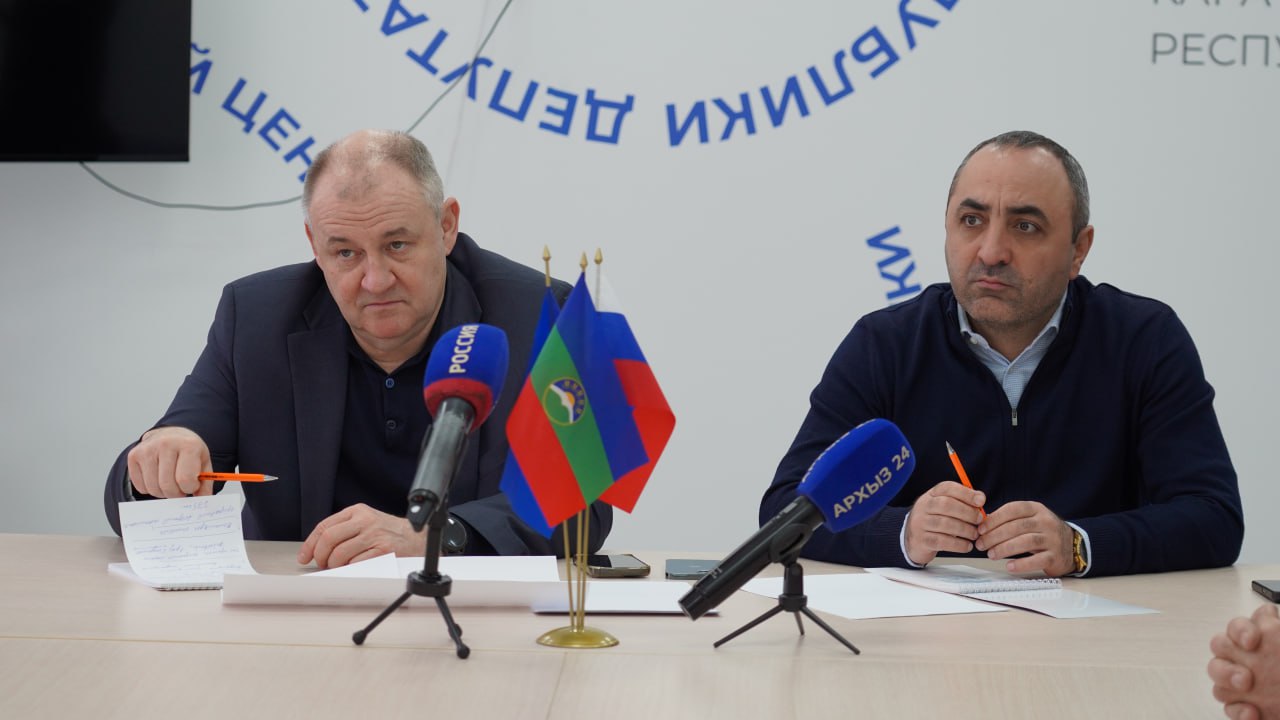 Сегодня в рамках приема граждан Председатель Народного Собрания (Парламента) КЧР, руководитель регионального отделения партии «Единая Россия» Александр Иванов встретился с ветеранами-«афганцами», воинами-интернационалистами... Сегодня в рамках приема граждан Председатель Народного Собрания (Парламента) КЧР, руководитель регионального отделения партии «Единая Россия» Александр Иванов встретился с ветеранами-«афганцами», воинами-интернационалистами...