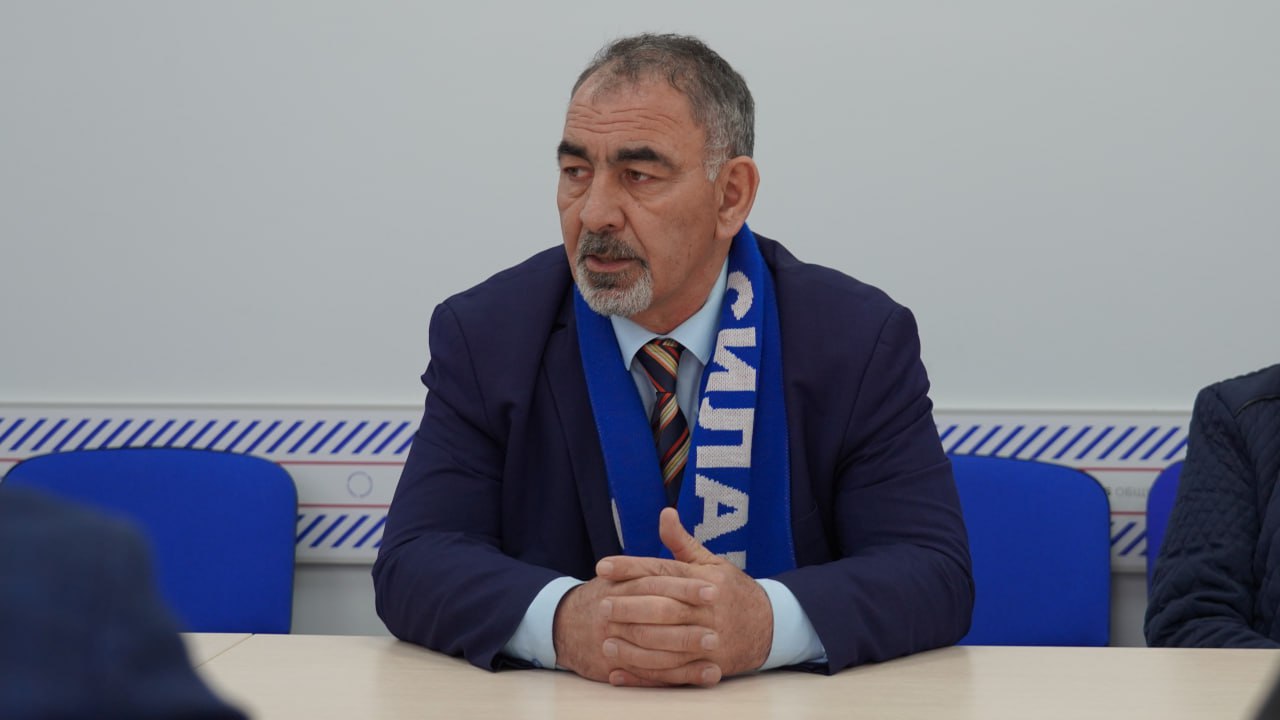 Сегодня в рамках приема граждан Председатель Народного Собрания (Парламента) КЧР, руководитель регионального отделения партии «Единая Россия» Александр Иванов встретился с ветеранами-«афганцами», воинами-интернационалистами... Сегодня в рамках приема граждан Председатель Народного Собрания (Парламента) КЧР, руководитель регионального отделения партии «Единая Россия» Александр Иванов встретился с ветеранами-«афганцами», воинами-интернационалистами...