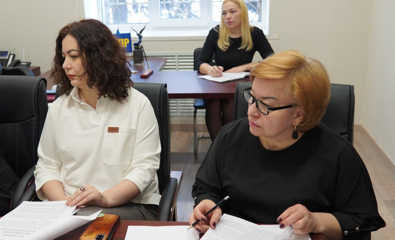 В преддверии XX сессии НС КЧР председатель Комитета по Регламенту и мандатным вопросам Александр Чайка провел заседание, на котором депутаты обсудили ряд вопросов В преддверии XX сессии НС КЧР председатель Комитета по Регламенту и мандатным вопросам Александр Чайка провел заседание, на котором депутаты обсудили ряд вопросов