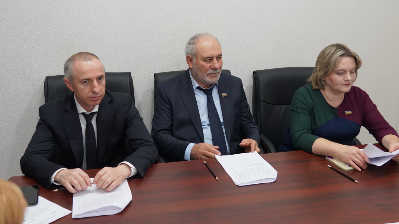 В преддверии XX сессии НС КЧР председатель Комитета по Регламенту и мандатным вопросам Александр Чайка провел заседание, на котором депутаты обсудили ряд вопросов В преддверии XX сессии НС КЧР председатель Комитета по Регламенту и мандатным вопросам Александр Чайка провел заседание, на котором депутаты обсудили ряд вопросов