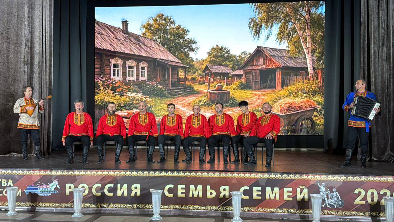 Первый заместитель председателя Народного Собрания (Парламента) КЧР Хызыр Чеккуев и председатель Комитета по здравоохранению, социальной политике и спорту НС КЧР Хасан Хубиев побывали в Карачаевске, где состоялся отчётный... Первый заместитель председателя Народного Собрания (Парламента) КЧР Хызыр Чеккуев и председатель Комитета по здравоохранению, социальной политике и спорту НС КЧР Хасан Хубиев побывали в Карачаевске, где состоялся отчётный...