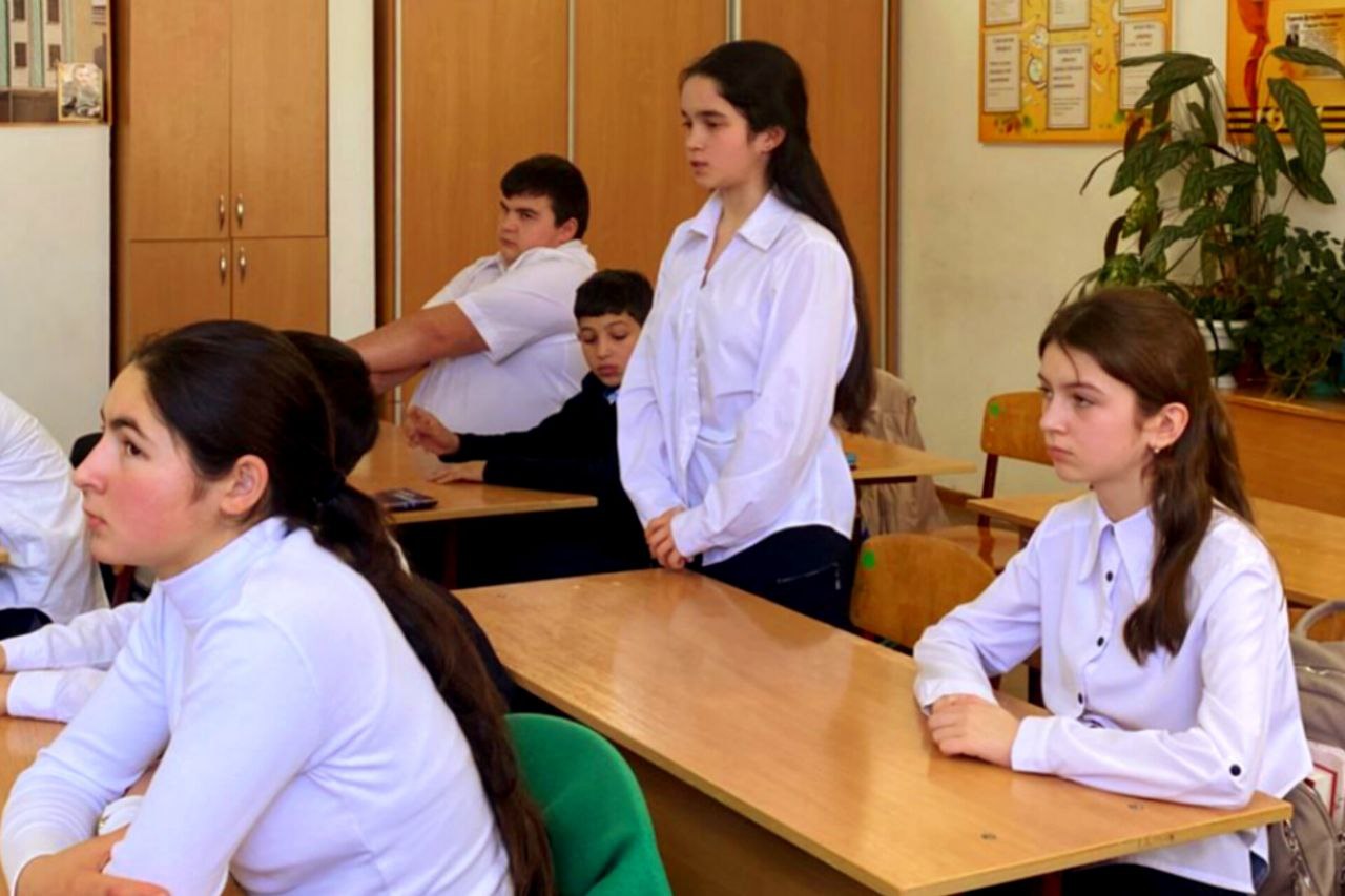 В КАРАЧАЕВСКОМ РАЙОНЕ ПРОШЕЛ КЛАССНЫЙ ЧАС СО ШКОЛЬНИКАМИ, ПОСВЯЩЁННЫЙ ДНЮ МОЛОДОГО ИЗБИРАТЕЛЯ В КАРАЧАЕВСКОМ РАЙОНЕ ПРОШЕЛ КЛАССНЫЙ ЧАС СО ШКОЛЬНИКАМИ, ПОСВЯЩЁННЫЙ ДНЮ МОЛОДОГО ИЗБИРАТЕЛЯ