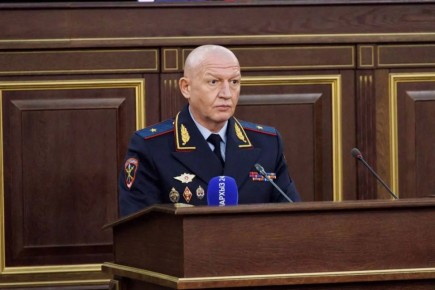 Министр внутренних дел по Карачаево-Черкесии Владимир Нефедов отчитался перед Парламентом КЧР о деятельности республиканского МВД в 2025 году