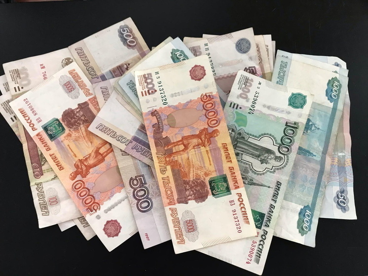 Где самые высокие зарплаты в России: пенсионные фонды и финансовые посредники