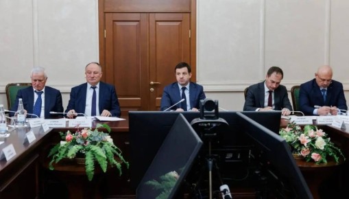 Председатель Правительства КЧР Мурат Аргунов провел заседание Правительства республики, на котором было рассмотрено порядка 17 вопросов.