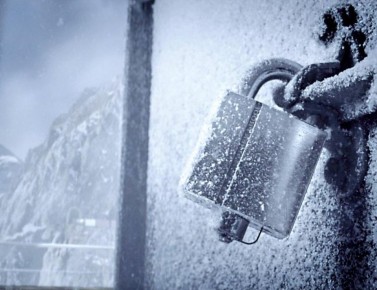 Как справиться с замерзшими замками: советы на холодную погоду