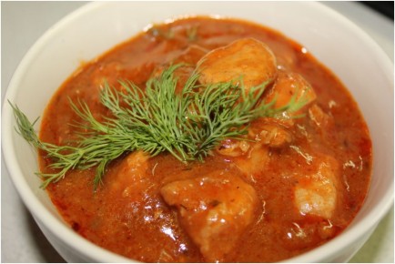 Рекомендуем попробовать: вкусный гуляш из свинины