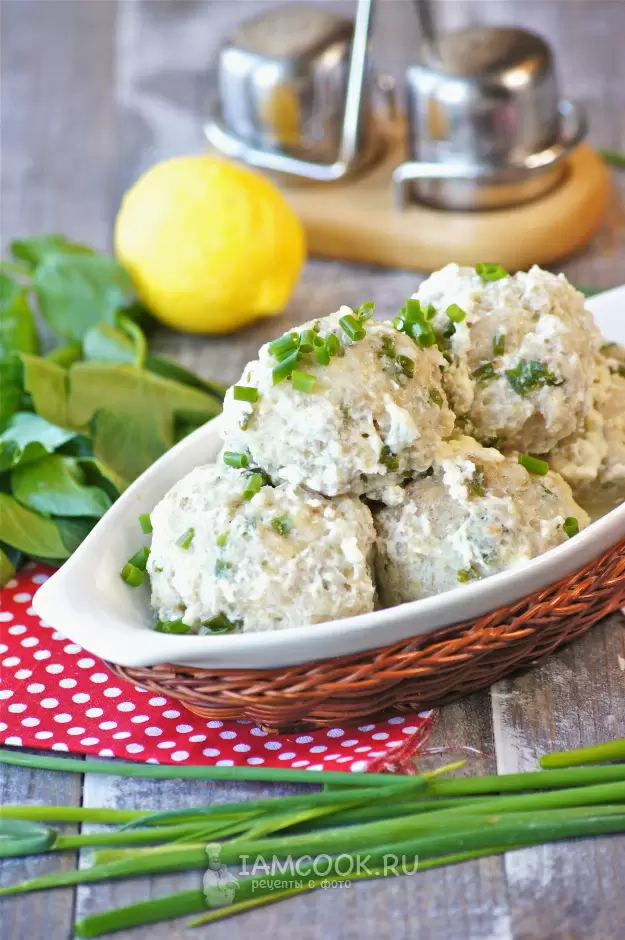 Нежные рыбные тефтели в молочном соусе: просто и вкусно