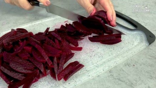 Непревзойденный вкус: салат из свеклы с огурцами