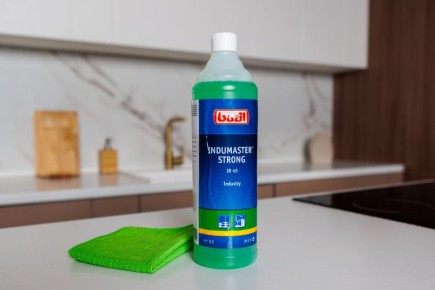 Клининг без риска: Как безопасная химия защищает детей и питомцев