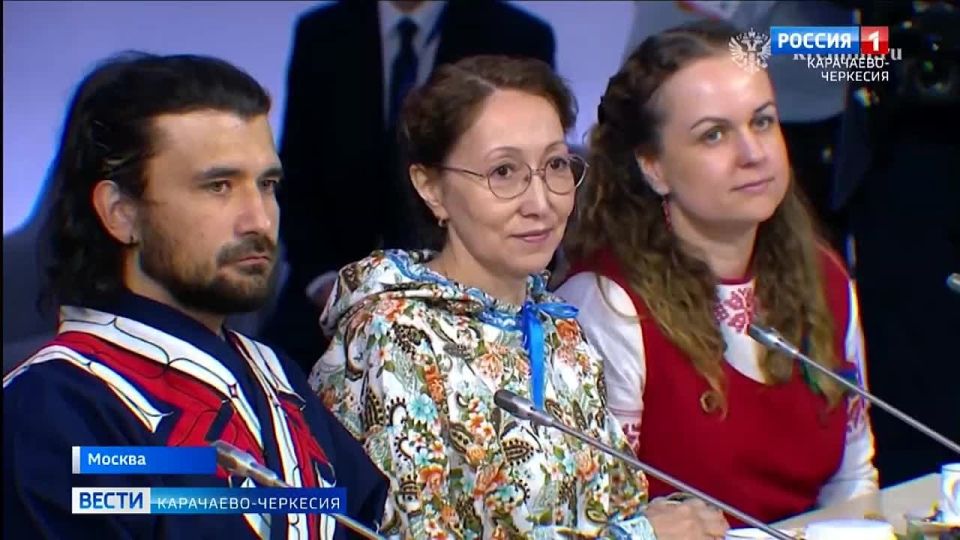 Рашид Темрезов рассказал о встрече Владимира Путина с учителем абазинского языка Ириной Дзамыховой