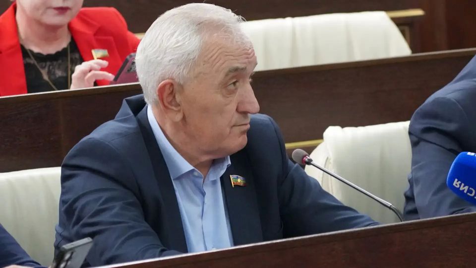 Депутаты Народного собрания КЧР рассмотрели законопроект о выплатах многодетным семьям Депутаты Народного собрания КЧР рассмотрели законопроект о выплатах многодетным семьям