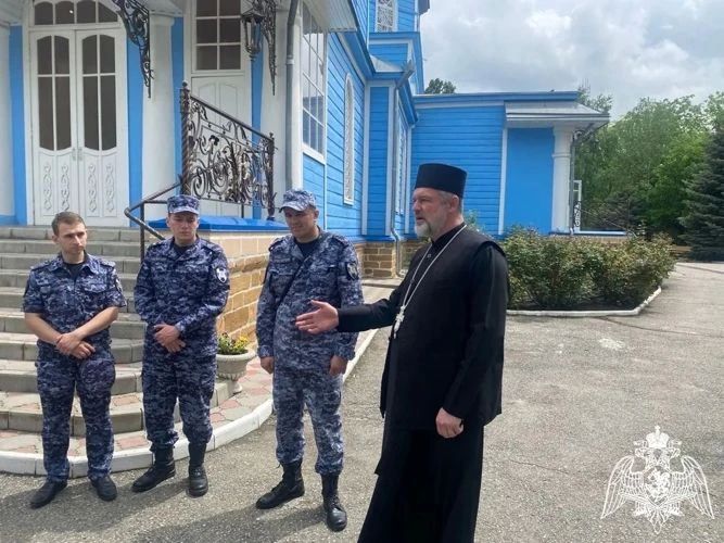 Росгвардейцы в Карачаево-Черкесии приняли участие в богослужении