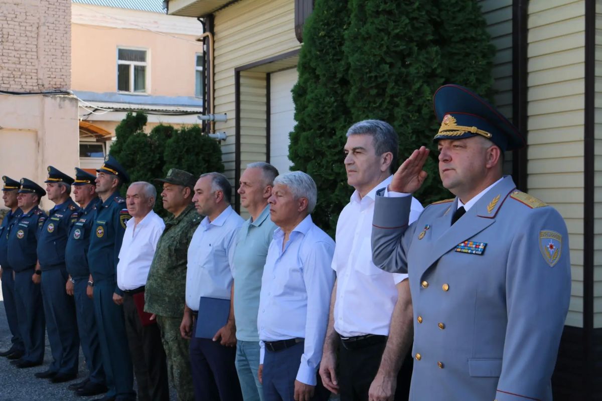 Состоялась церемония прощания Александра Голоколенко со Знаменем Главного управления МЧС России по Карачаево-Черкесской Республике Состоялась церемония прощания Александра Голоколенко со Знаменем Главного управления МЧС России по Карачаево-Черкесской Республике