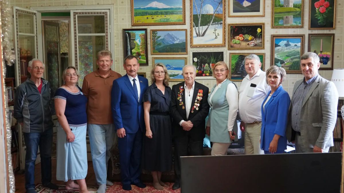 Сегодня председатель Комитета по экономической политике, предпринимательству, цифровому развитию и туризму НС КЧР Алексей Ганшин выполнил приятную миссию Сегодня председатель Комитета по экономической политике, предпринимательству, цифровому развитию и туризму НС КЧР Алексей Ганшин выполнил приятную миссию