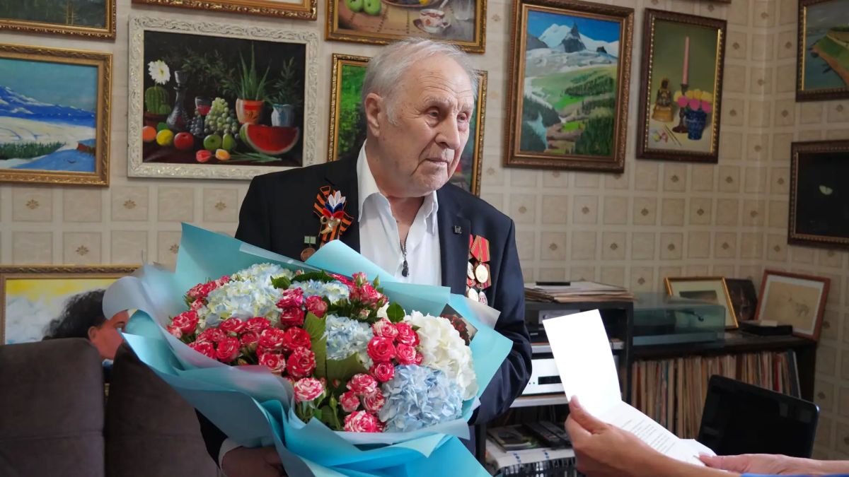 Сегодня председатель Комитета по экономической политике, предпринимательству, цифровому развитию и туризму НС КЧР Алексей Ганшин выполнил приятную миссию Сегодня председатель Комитета по экономической политике, предпринимательству, цифровому развитию и туризму НС КЧР Алексей Ганшин выполнил приятную миссию