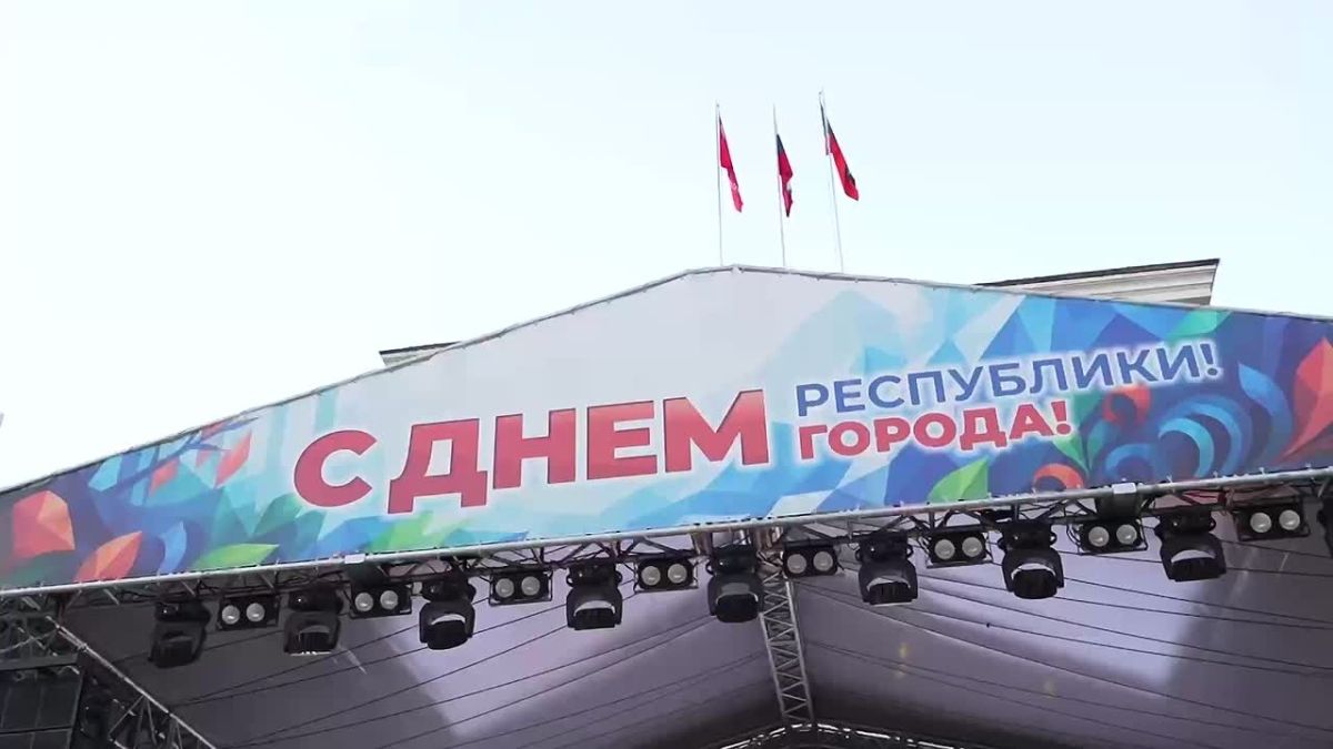 Рашид Темрезов: Сегодня мы вместе отметили два дорогих для всех нас праздника — День Карачаево-Черкесской Республики и День города Черкесска