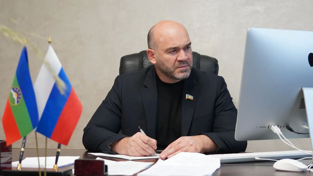 Депутаты присоединились к акции «Международный тотальный диктант на родных языках» Депутаты присоединились к акции «Международный тотальный диктант на родных языках»