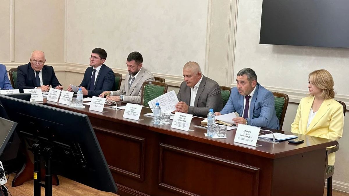 В Карачаево-Черкесии прошло заседание комиссии по поддержке участников СВО и их семей В Карачаево-Черкесии прошло заседание комиссии по поддержке участников СВО и их семей