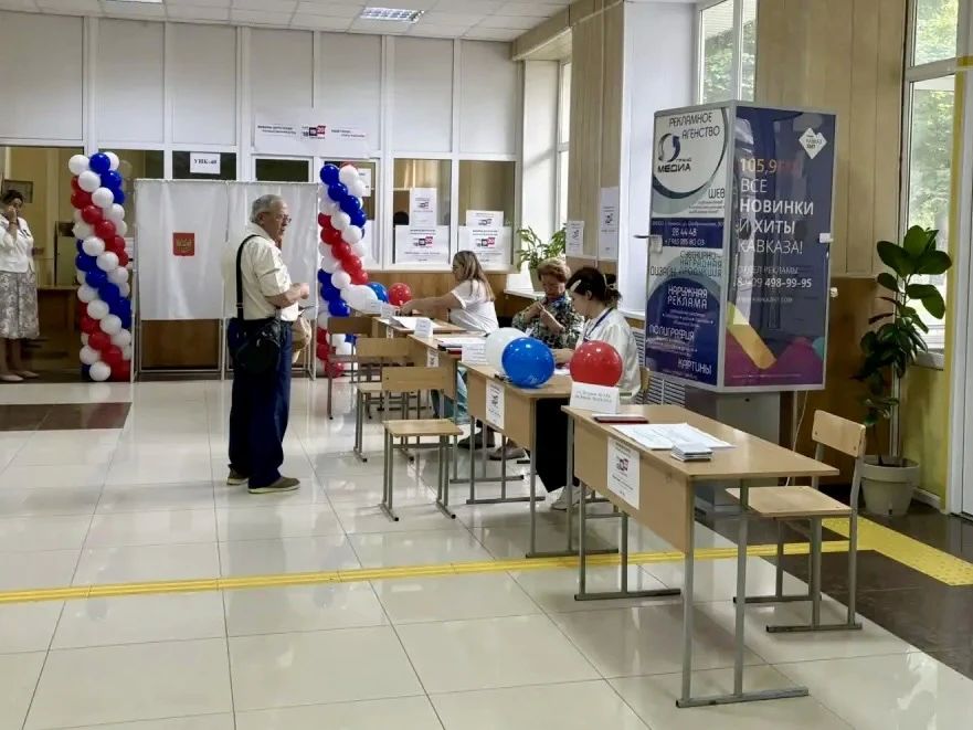 Алексей Баскаев: Черкесск голосует!. Друзья, в столице Карачаево-Черкесии открылись 52 постоянных участка и 1 временный Алексей Баскаев: Черкесск голосует!. Друзья, в столице Карачаево-Черкесии открылись 52 постоянных участка и 1 временный