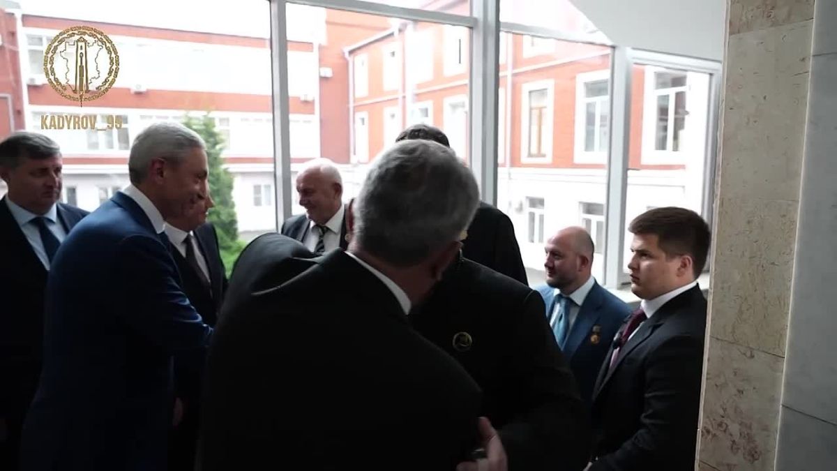 Глава Чеченской Республики Рамзан Кадыров поздравил Рашида Темрезова и Сергея Меняйло с избранием на должности Главы Карачаево-Черкесской Республики и Главы Республики Северная Осетия – Алания