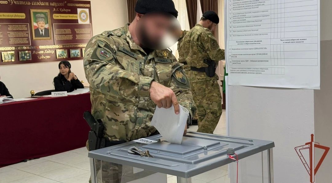 Личный состав Северо-Кавказского округа Росгвардии продолжает участвовать в Едином дне голосования Личный состав Северо-Кавказского округа Росгвардии продолжает участвовать в Едином дне голосования