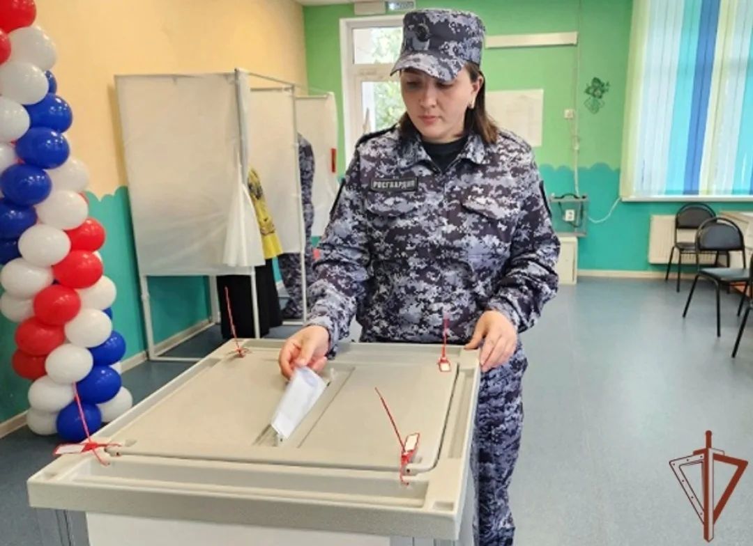 Личный состав Северо-Кавказского округа Росгвардии продолжает участвовать в Едином дне голосования
