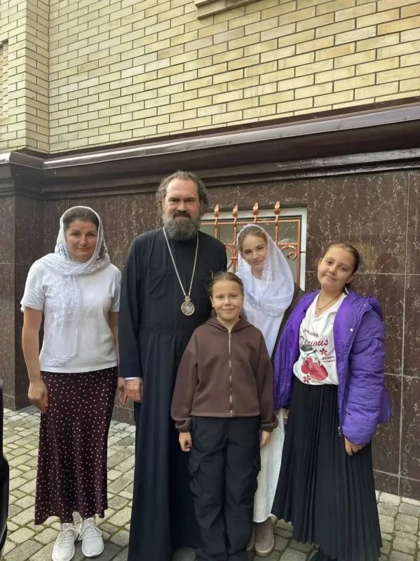 Православная молодежь. Черкесска приняла участие во встрече ковчега с частицей посоха пророка Моисея Православная молодежь. Черкесска приняла участие во встрече ковчега с частицей посоха пророка Моисея