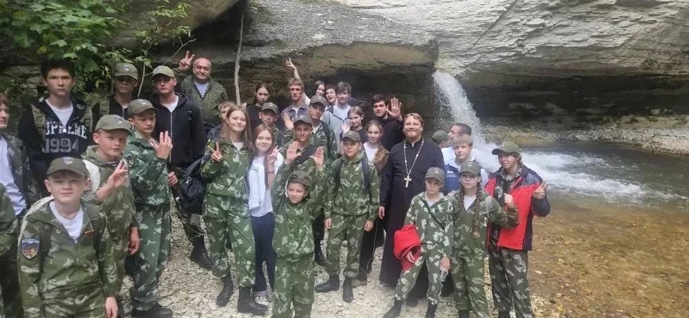 Православная молодежь. Черкесска приняла участие во встрече ковчега с частицей посоха пророка Моисея Православная молодежь. Черкесска приняла участие во встрече ковчега с частицей посоха пророка Моисея