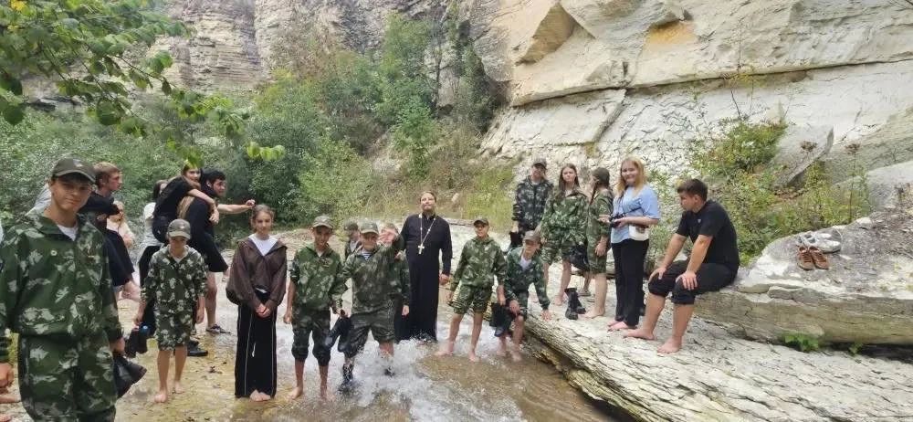 Православная молодежь. Черкесска приняла участие во встрече ковчега с частицей посоха пророка Моисея Православная молодежь. Черкесска приняла участие во встрече ковчега с частицей посоха пророка Моисея