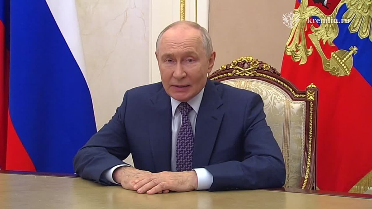 Владимир Путин поздравил педагогов с Днём учителя