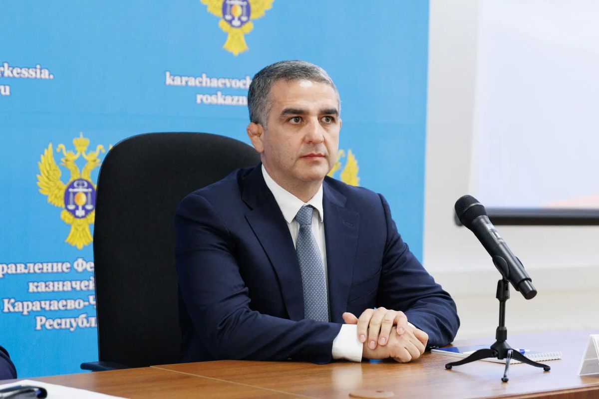 Сегодня в Управлении Федерального казначейства по Карачаево- Черкесской республике состоялось представление нового руководителя Сегодня в Управлении Федерального казначейства по Карачаево- Черкесской республике состоялось представление нового руководителя
