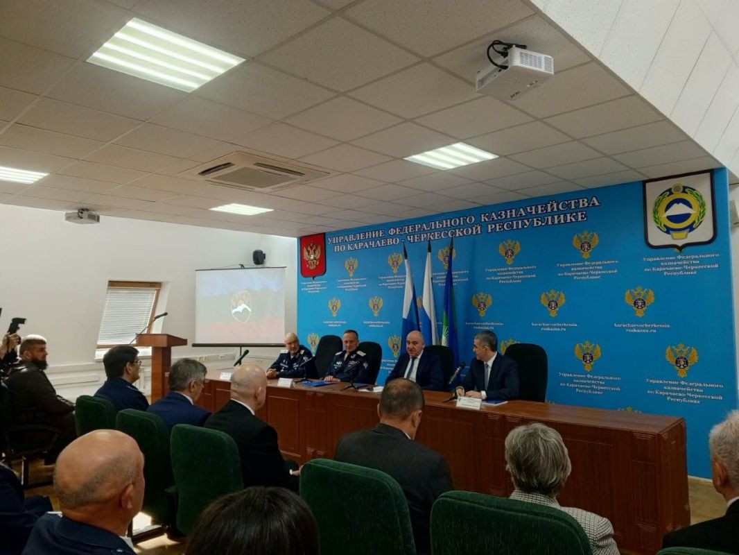 В эти минуты Глава Карачаево-Черкесии официально представляет нового руководителя Управления федерального казначейства по Карачаево-Черкесии В эти минуты Глава Карачаево-Черкесии официально представляет нового руководителя Управления федерального казначейства по Карачаево-Черкесии