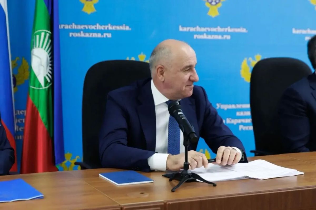 Сегодня в Управлении Федерального казначейства по Карачаево- Черкесской республике состоялось представление нового руководителя Сегодня в Управлении Федерального казначейства по Карачаево- Черкесской республике состоялось представление нового руководителя