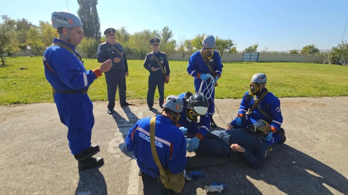 В рамках второго этапа тренировки по Гражданской обороне прошли соревнования нештатных аварийно-спасательных формирований и занятия с личным составом В рамках второго этапа тренировки по Гражданской обороне прошли соревнования нештатных аварийно-спасательных формирований и занятия с личным составом