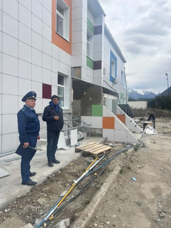Прокуратура Карачаевского района внесла представления с требованием принятия мер к завершению ремонтных работ в детском саду