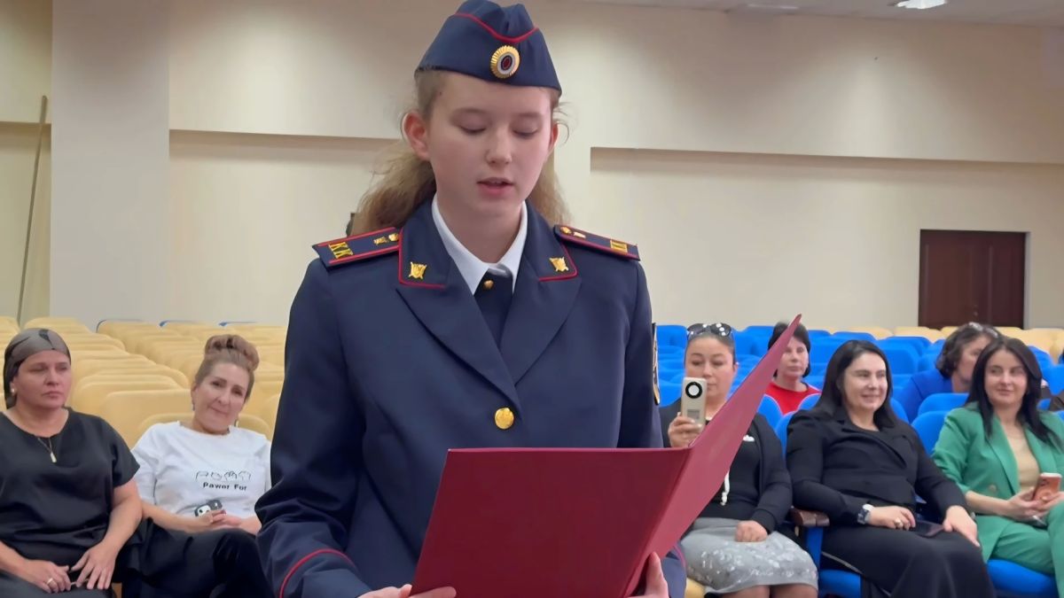 В Карачаевске ученики профильного кадетского класса СК России приняли клятву кадета В Карачаевске ученики профильного кадетского класса СК России приняли клятву кадета