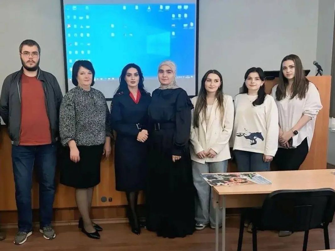 Сотрудники Центра по противодействию экстремизму организовали встречу со студентами юридического факультета Cреднепрофессионального колледжа Северо-Кавказской государственной академии