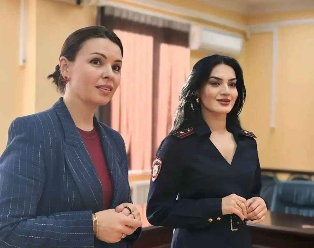 Сотрудники Центра по противодействию экстремизму организовали встречу со студентами юридического факультета Cреднепрофессионального колледжа Северо-Кавказской государственной академии Сотрудники Центра по противодействию экстремизму организовали встречу со студентами юридического факультета Cреднепрофессионального колледжа Северо-Кавказской государственной академии