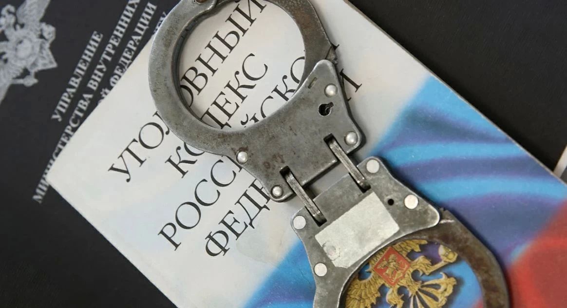 Сотрудники ОМВД России по г. Черкесску задержали двух лиц, подозреваемых в хранении и сбыте наркотиков