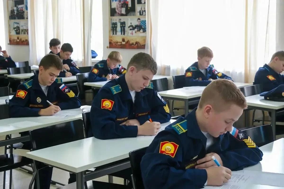 Рашид Темрезов поздравил Ставропольское Президентское кадетское училище с 15-летием Рашид Темрезов поздравил Ставропольское Президентское кадетское училище с 15-летием