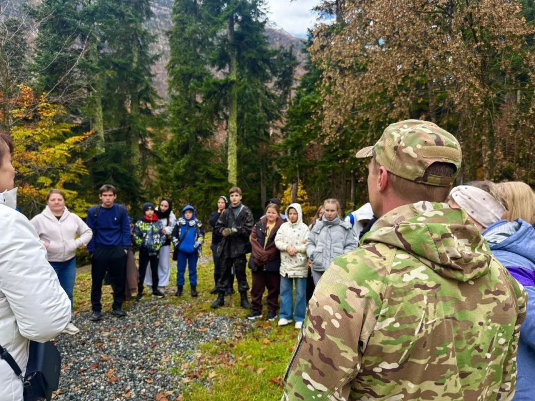 Руководитель штаба КСВО по Карачаевскому району, ветеран боевых действий, член Ассоциации ветеранов СВО в КЧР Алексей Мосиенко провёл урок мужества для учащихся школы № 15 села Казинка Шпаковского района Ставропольского края Руководитель штаба КСВО по Карачаевскому району, ветеран боевых действий, член Ассоциации ветеранов СВО в КЧР Алексей Мосиенко провёл урок мужества для учащихся школы № 15 села Казинка Шпаковского района Ставропольского края