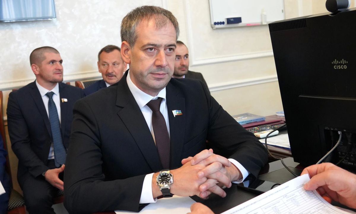 Адам Гочияев провел заседание Комитета по бюджету, финансам и налогам Адам Гочияев провел заседание Комитета по бюджету, финансам и налогам