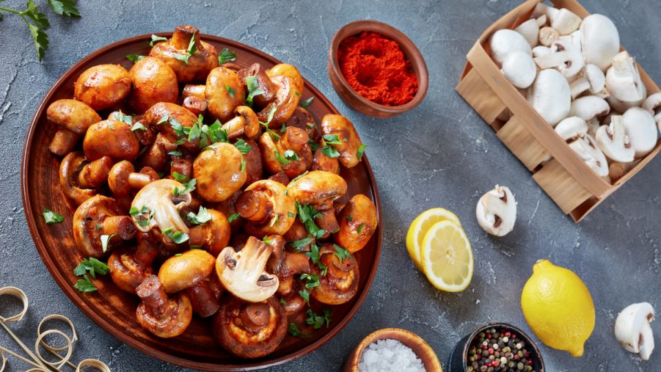 Ум отъешь, как вкусно: попробуйте ватрушки из пюре с грибной начинкой