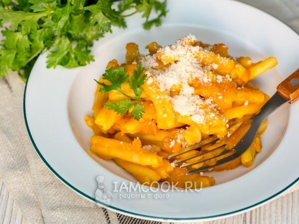 Макароны с тыквенным соусом и беконом — просто и вкусно