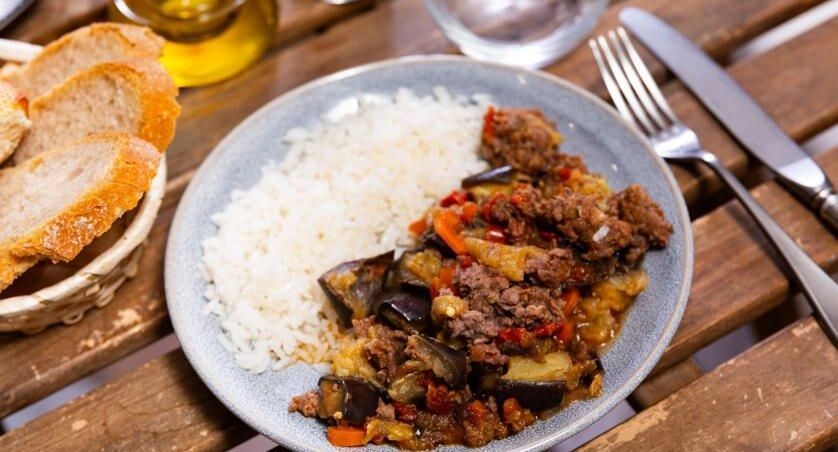 Усталость, тревога и неожиданный сигнал организма: когда исчезает аппетит